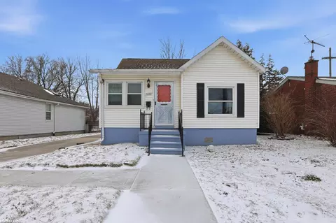 7220 Stephens, Center Line, MI 48015