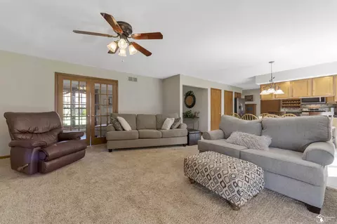 Living - 1615 Northridge, Monroe, MI 48162 photo 3 of 6