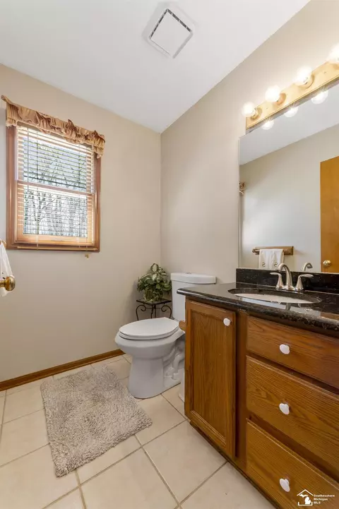 Bath - 1615 Northridge, Monroe, MI 48162 photo 2 of 11