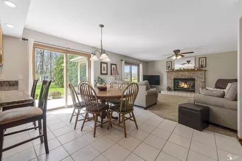 Dining - 1615 Northridge, Monroe, MI 48162 photo 3 of 4