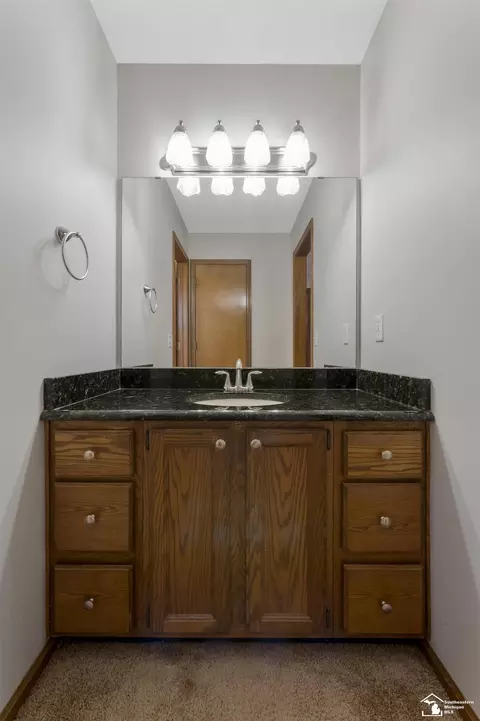 Bath - 1615 Northridge, Monroe, MI 48162 photo 8 of 11