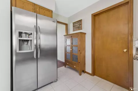 Entry Way - 1615 Northridge, Monroe, MI 48162 photo 5 of 6