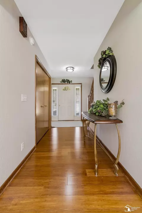Entry Way - 1615 Northridge, Monroe, MI 48162 photo 2 of 6