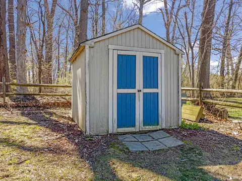 Exterior - 1615 Northridge, Monroe, MI 48162 photo 9 of 10