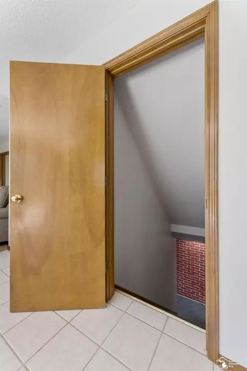 Entry Way - 1615 Northridge, Monroe, MI 48162 photo 6 of 6