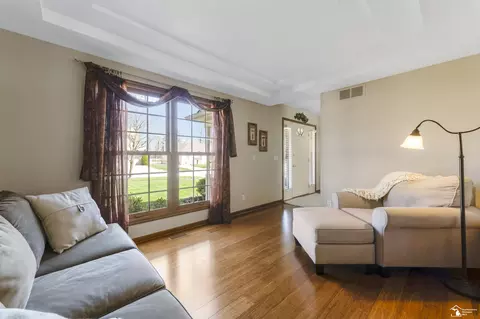 Living - 1615 Northridge, Monroe, MI 48162 photo 1 of 6
