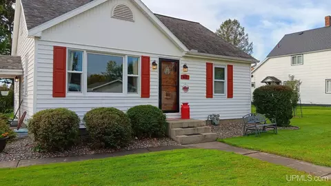 512 Baltic, Caspian, MI 49915