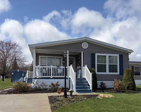 369 Red Pne, Flint, MI 48506