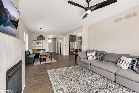 Living - 27 Tecumseh, Clawson, MI 48017 photo 2 of 3