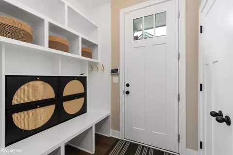 Entry Way - 27 Tecumseh, Clawson, MI 48017 photo 3 of 3