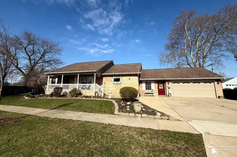 950 Waterloo, Monroe, MI 48161