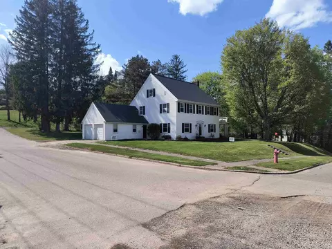 203 N 8th, Iron River, MI 49935