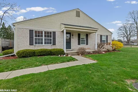 24505 Meadow Brg, Clinton Township, MI 48035
