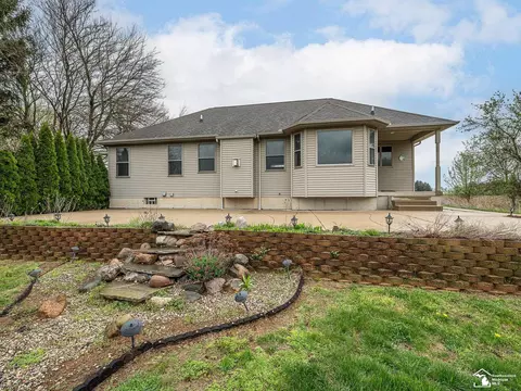 Exterior - 9585 Minx, Temperance, MI 48182 photo 7 of 11
