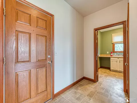 Entry Way - 9585 Minx, Temperance, MI 48182 photo 2 of 4
