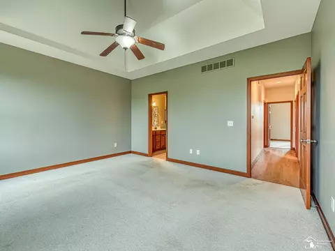 Bedroom - 9585 Minx, Temperance, MI 48182 photo 2 of 8