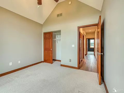 Bedroom - 9585 Minx, Temperance, MI 48182 photo 8 of 8