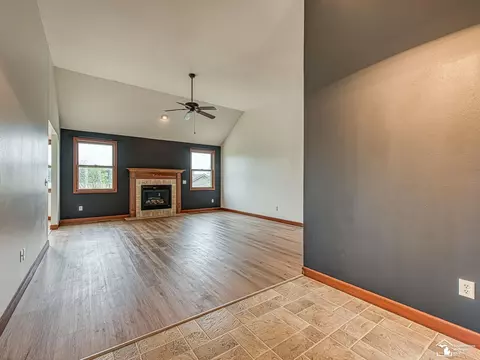 Living - 9585 Minx, Temperance, MI 48182 photo 3 of 6