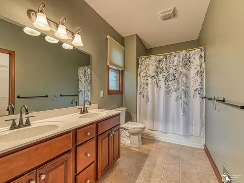 Bath - 9585 Minx, Temperance, MI 48182 photo 1 of 2