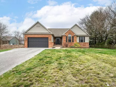 9585 Minx, Temperance, MI 48182