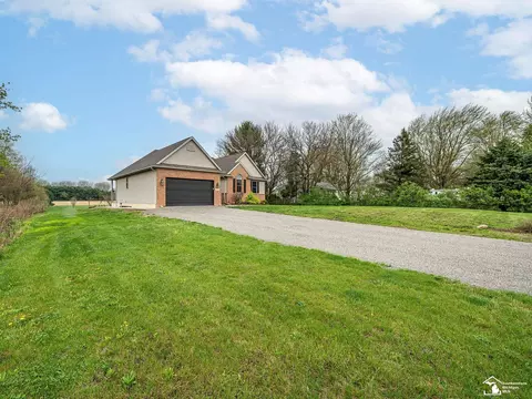 Exterior - 9585 Minx, Temperance, MI 48182 photo 3 of 11