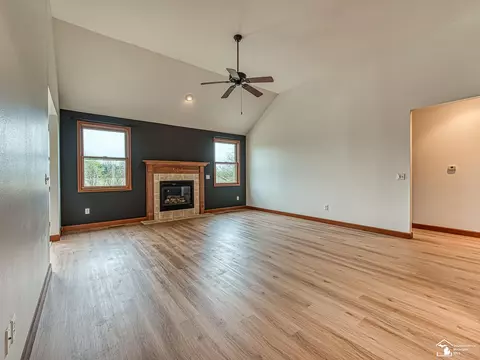 Living - 9585 Minx, Temperance, MI 48182 photo 2 of 6