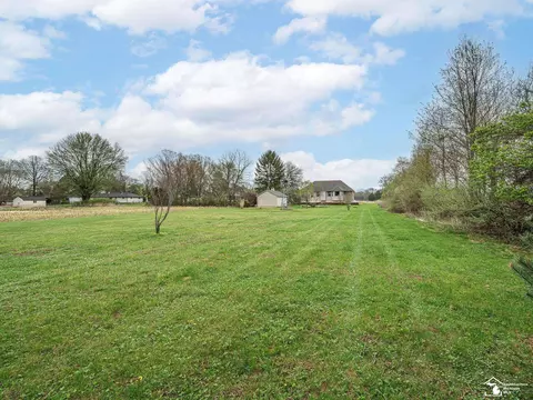 Exterior - 9585 Minx, Temperance, MI 48182 photo 9 of 11