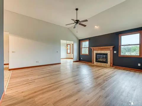 Living - 9585 Minx, Temperance, MI 48182 photo 1 of 6