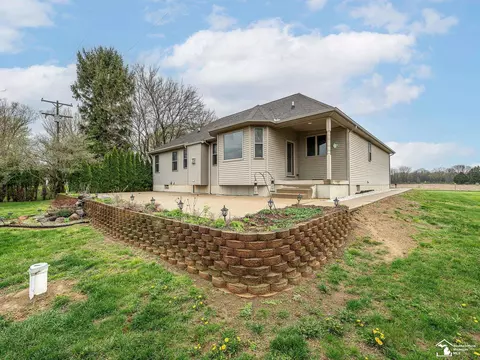 Exterior - 9585 Minx, Temperance, MI 48182 photo 5 of 11