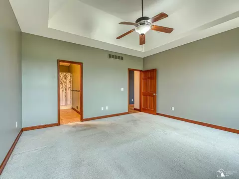 Bedroom - 9585 Minx, Temperance, MI 48182 photo 3 of 8