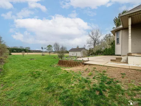 Exterior - 9585 Minx, Temperance, MI 48182 photo 4 of 11