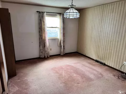 Bedroom - 647 Washington, Temperance, MI 48182 photo 1 of 5