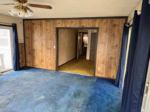 Living - 647 Washington, Temperance, MI 48182 photo 3 of 3