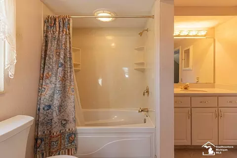 Bath - 6442 Centennial, Temperance, MI 48182 photo 4 of 5