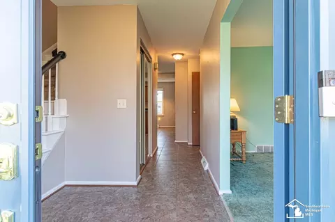 Entry Way - 6442 Centennial, Temperance, MI 48182 photo 1 of 6
