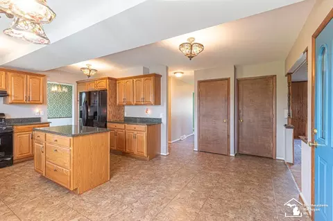 Kitchen - 6442 Centennial, Temperance, MI 48182 photo 6 of 6