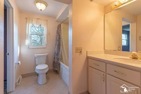 Bath - 6442 Centennial, Temperance, MI 48182 photo 2 of 5