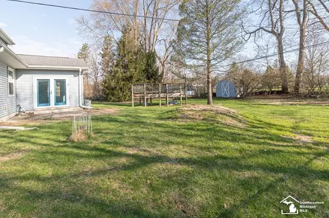 Exterior - 6442 Centennial, Temperance, MI 48182 photo 4 of 7