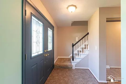 Entry Way - 6442 Centennial, Temperance, MI 48182 photo 2 of 6