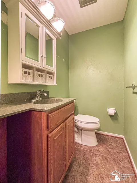 Bath - 6442 Centennial, Temperance, MI 48182 photo 5 of 5