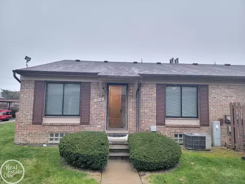 17118 Kingsbrooke #77, Clinton Township, MI 48038