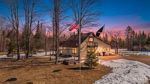 9910 Y25, Rapid River, MI 49878