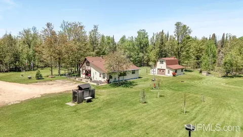 9910 Y25, Rapid River, MI 49878
