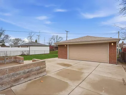 Exterior - 12851 Chippewa, Warren, MI 48088 photo 3 of 8