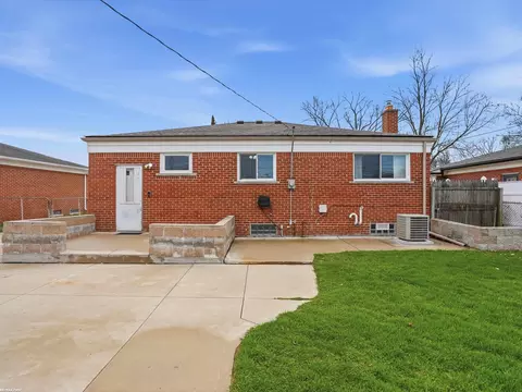 Exterior - 12851 Chippewa, Warren, MI 48088 photo 5 of 8