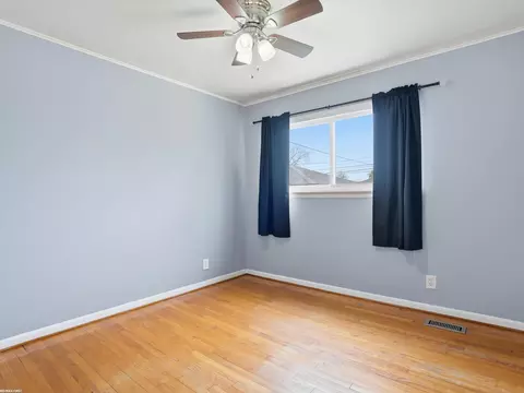 Bedroom - 12851 Chippewa, Warren, MI 48088 photo 4 of 6