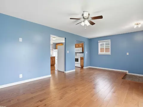 Living - 12851 Chippewa, Warren, MI 48088 photo 6 of 6