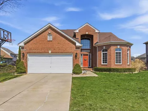 22261 Woodlake #143, Macomb, MI 48044