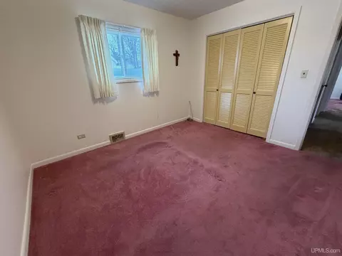 Bedroom - 794 S S Pne, Ishpeming, MI 49849 photo 2 of 2