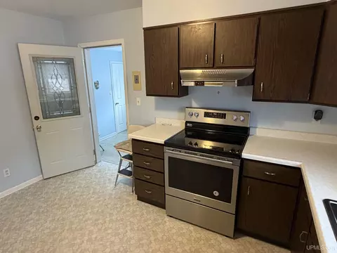 Kitchen - 794 S S Pne, Ishpeming, MI 49849 photo 2 of 2